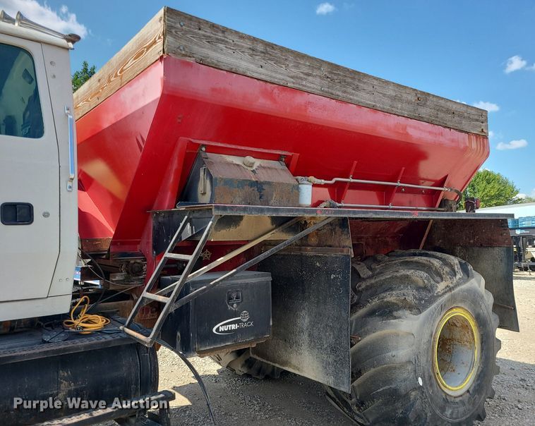 image for item BR9806 1995 Ford L8000  applicator truck