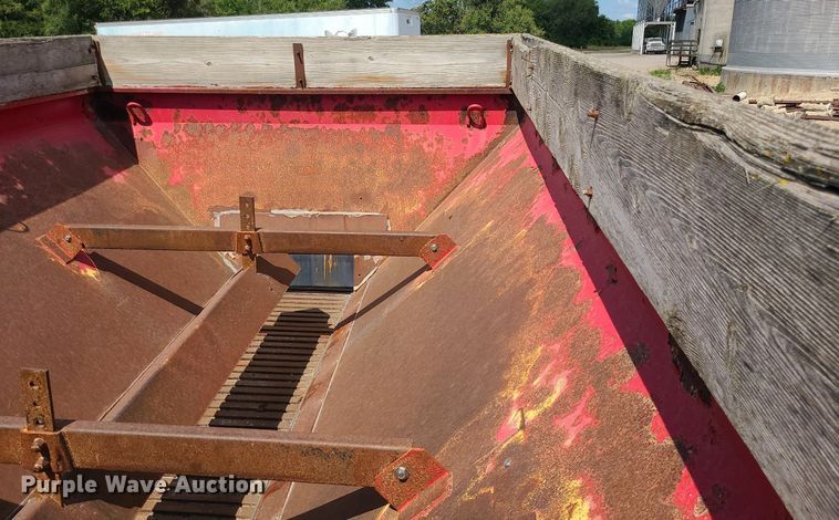 image for item BR9806 1995 Ford L8000  applicator truck