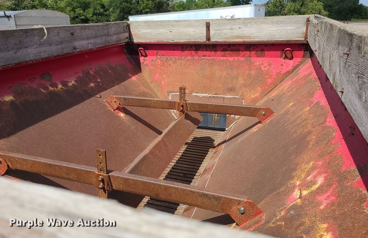 image for item BR9806 1995 Ford L8000  applicator truck