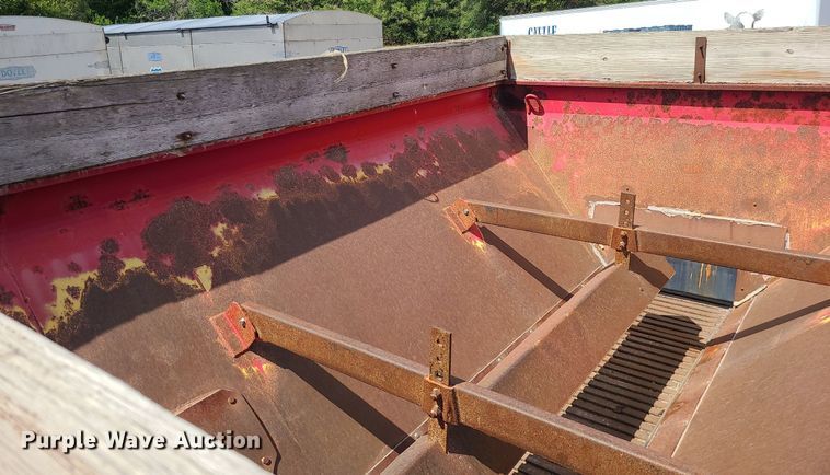 image for item BR9806 1995 Ford L8000  applicator truck