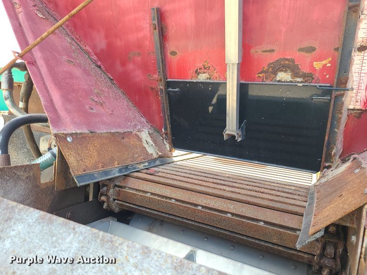 image for item BR9806 1995 Ford L8000  applicator truck