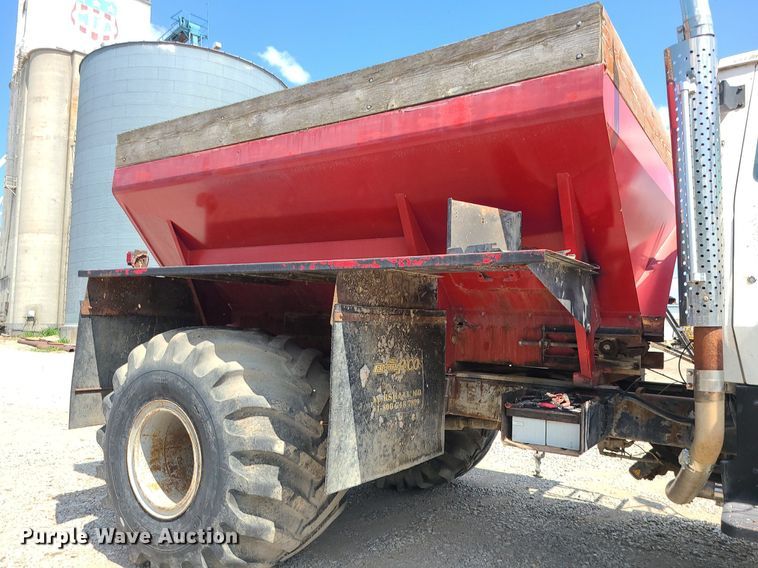 image for item BR9806 1995 Ford L8000  applicator truck