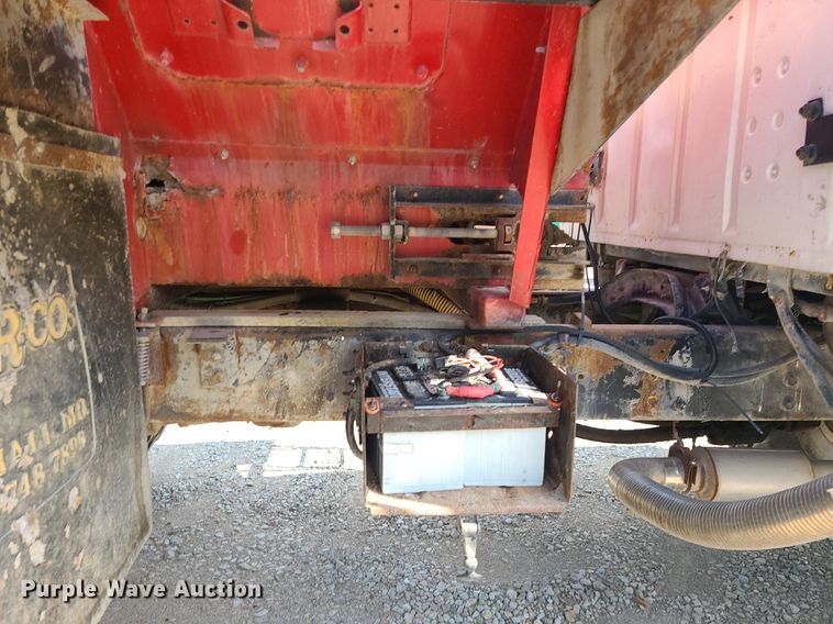 image for item BR9806 1995 Ford L8000  applicator truck