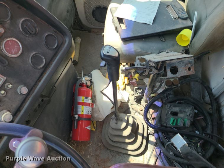 image for item BR9806 1995 Ford L8000  applicator truck