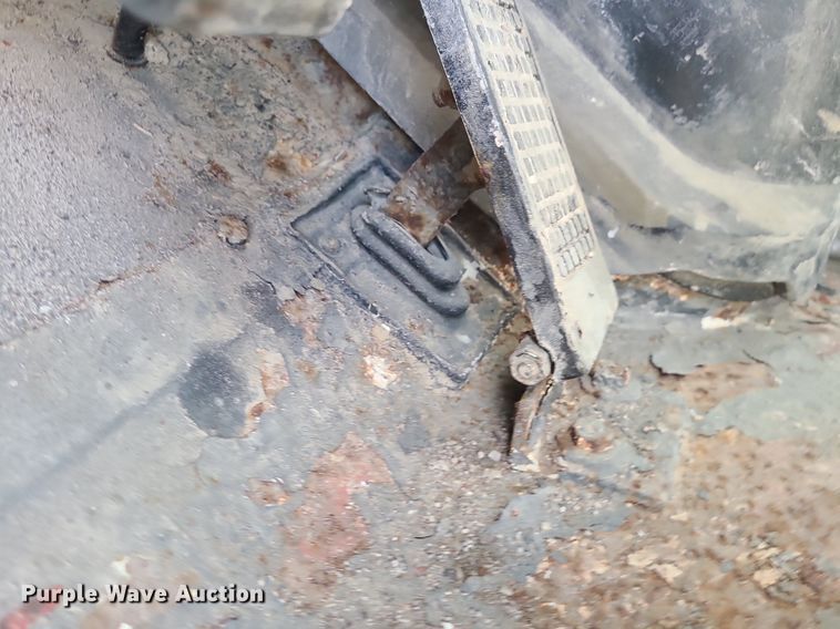 image for item BR9806 1995 Ford L8000  applicator truck