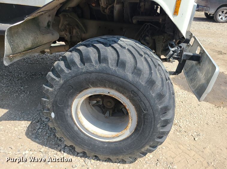 image for item BR9806 1995 Ford L8000  applicator truck