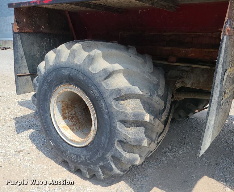 image for item BR9806 1995 Ford L8000  applicator truck