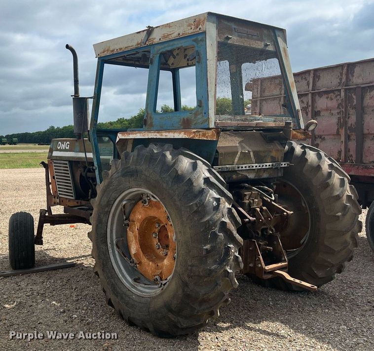 image for item DH8572 Long 1540  tractor