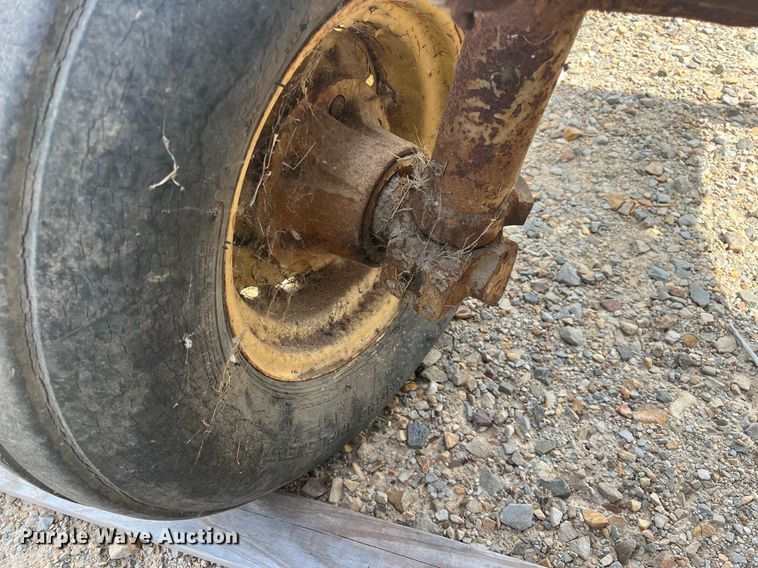 image for item DH8572 Long 1540  tractor