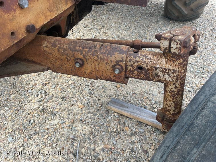 image for item DH8572 Long 1540  tractor