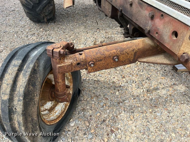 image for item DH8572 Long 1540  tractor