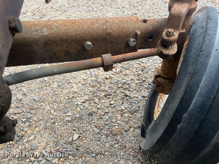 image for item DH8572 Long 1540  tractor