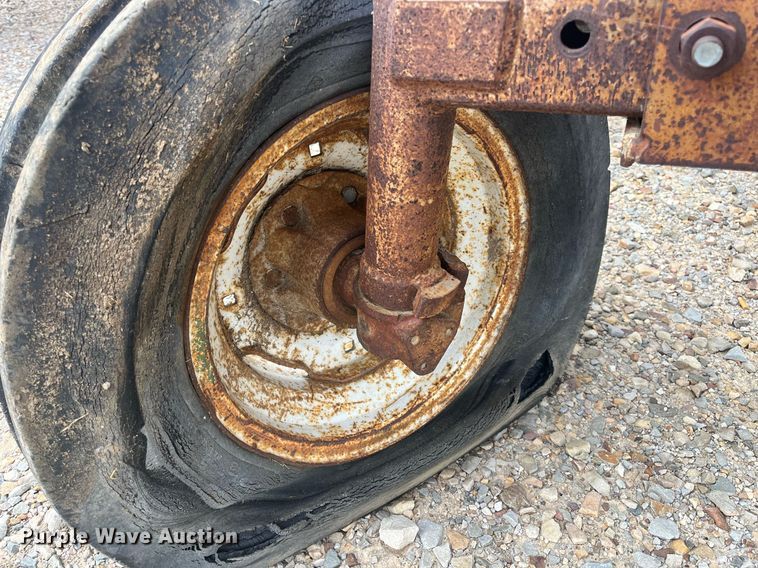 image for item DH8572 Long 1540  tractor