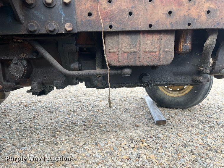 image for item DH8572 Long 1540  tractor