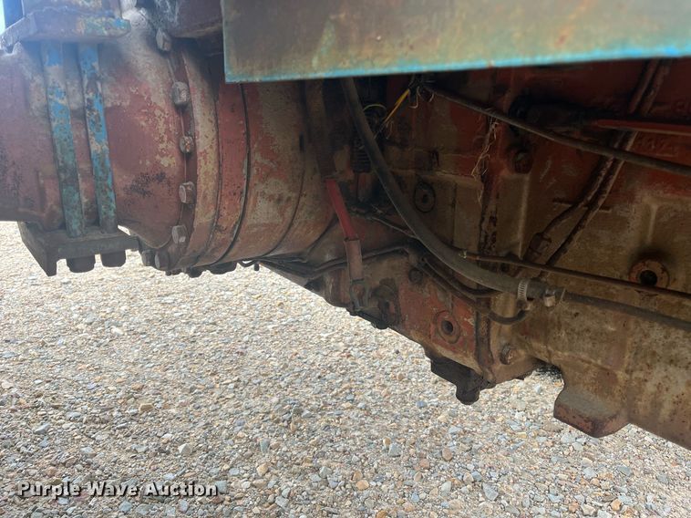 image for item DH8572 Long 1540  tractor