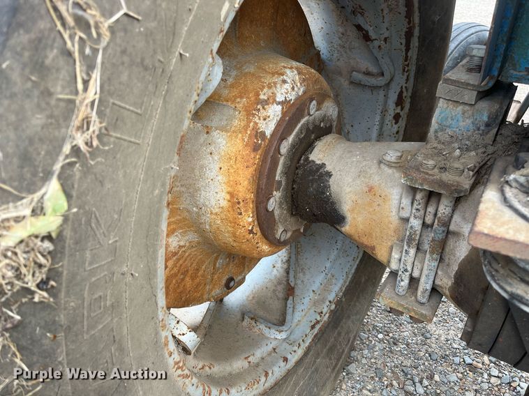 image for item DH8572 Long 1540  tractor