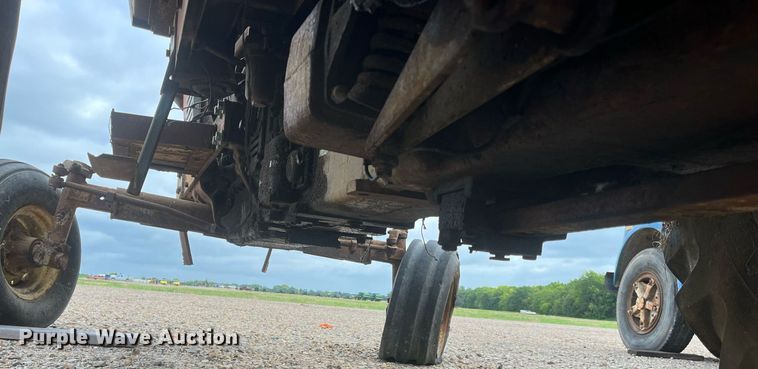 image for item DH8572 Long 1540  tractor