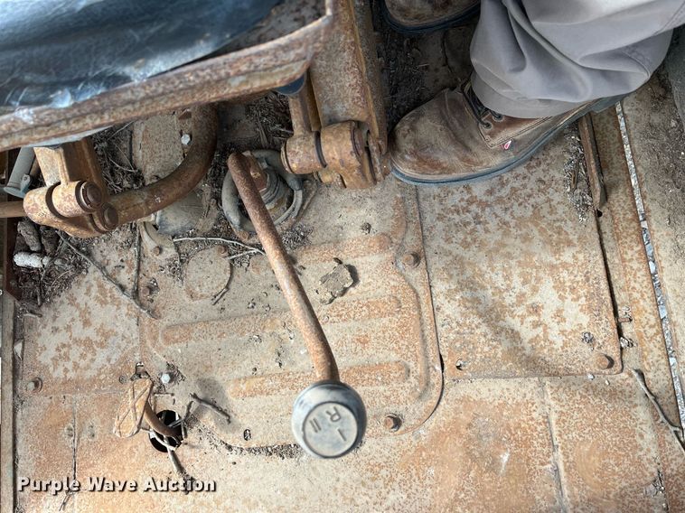 image for item DH8572 Long 1540  tractor