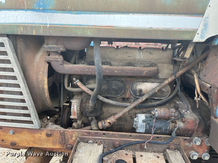 image for item DH8572 Long 1540  tractor