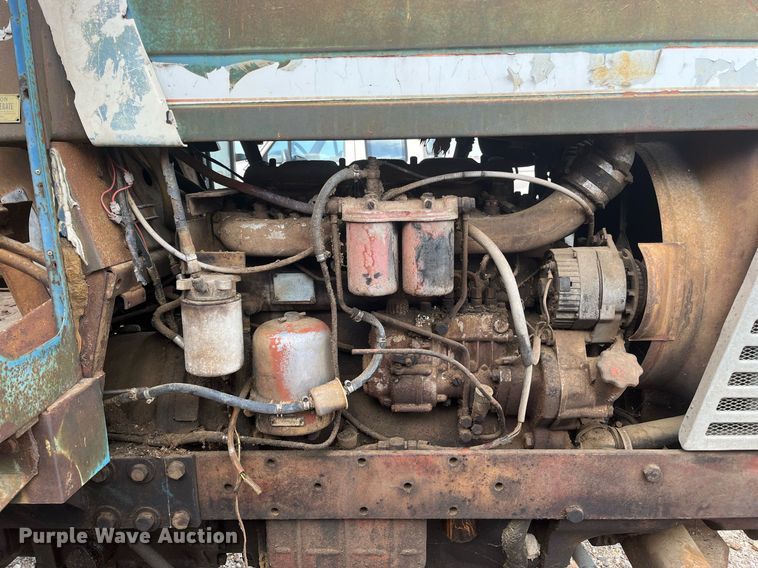 image for item DH8572 Long 1540  tractor