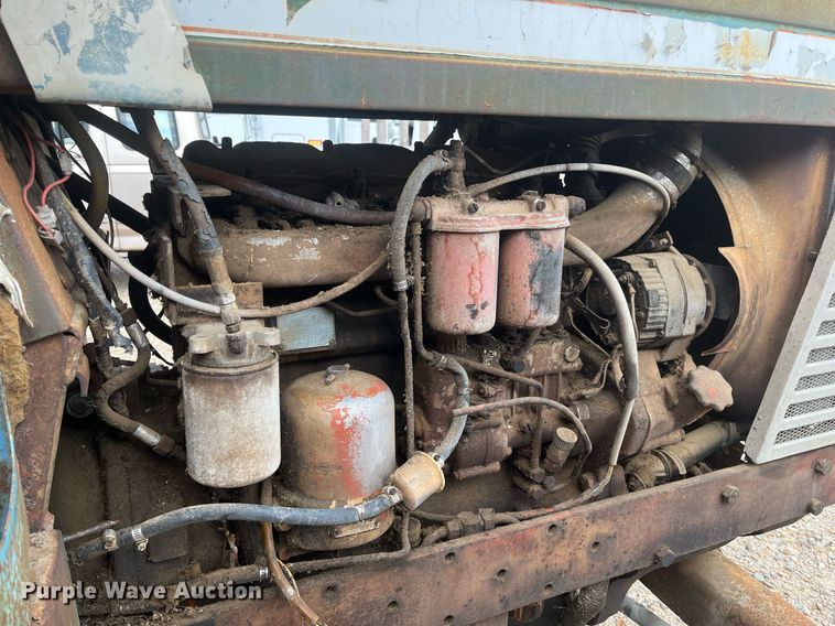 image for item DH8572 Long 1540  tractor