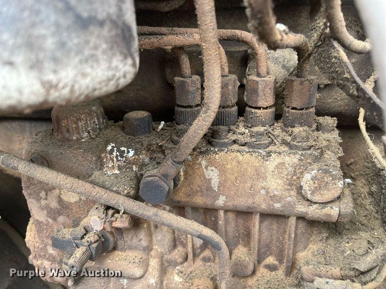 image for item DH8572 Long 1540  tractor