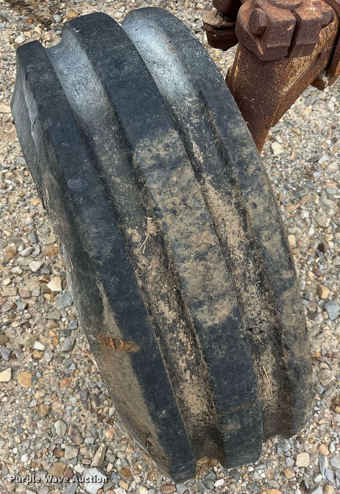 image for item DH8572 Long 1540  tractor