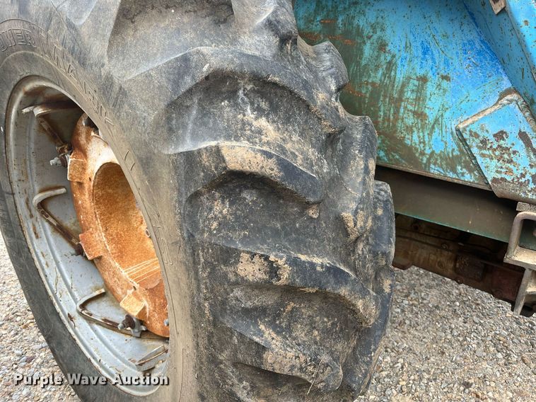 image for item DH8572 Long 1540  tractor