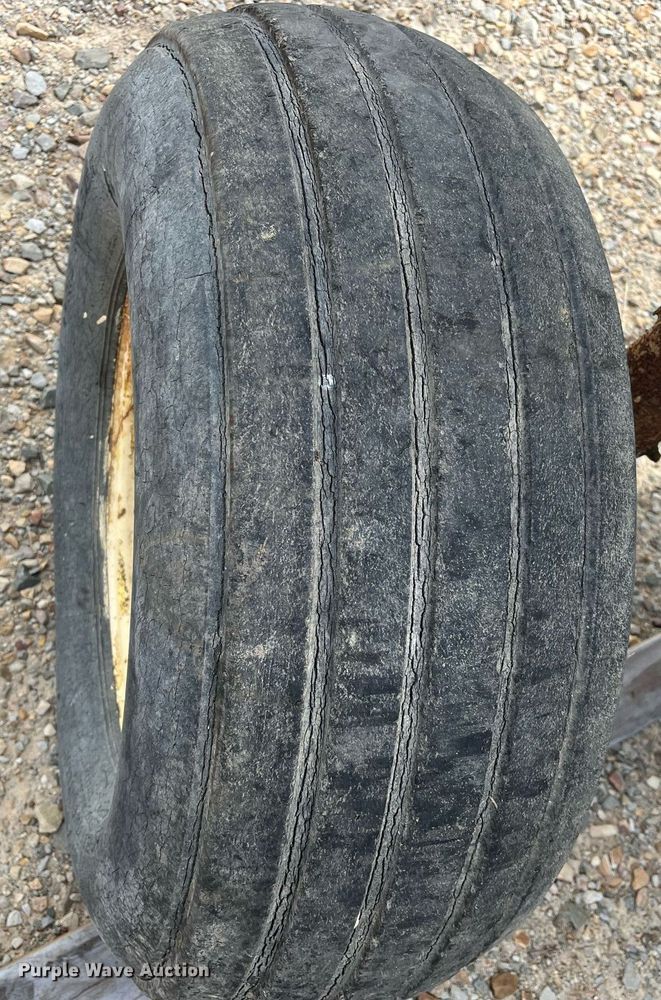 image for item DH8572 Long 1540  tractor