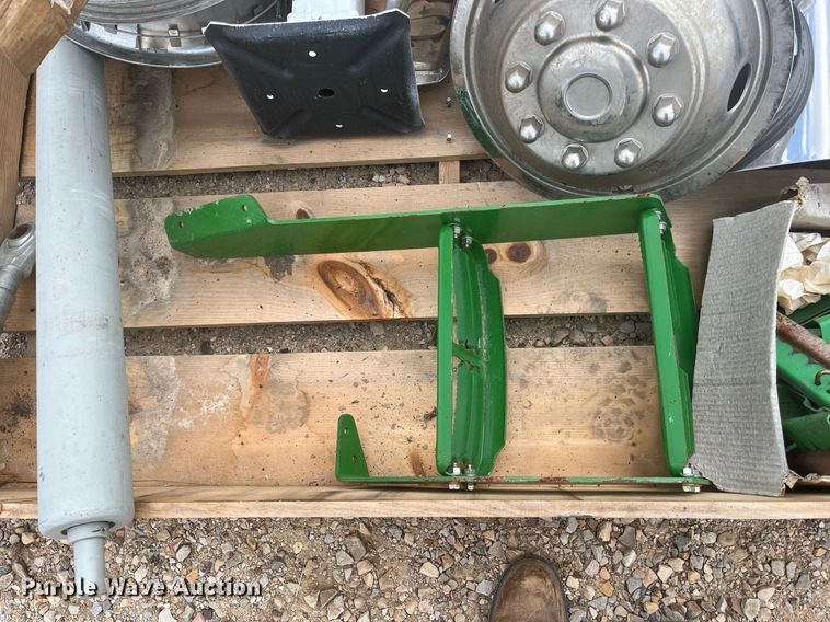 image for item DH8573 Truck parts