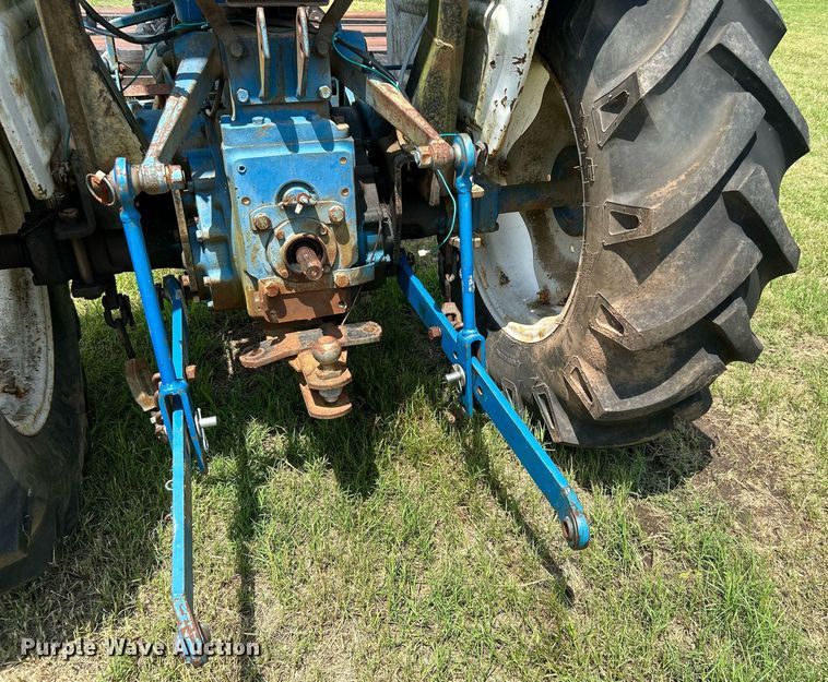 image for item DI7865 Ford F-1900  tractor