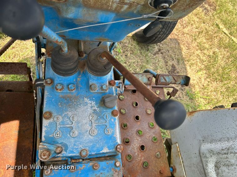 image for item DI7865 Ford F-1900  tractor