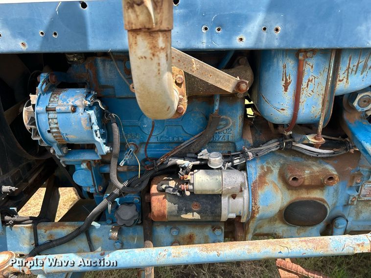 image for item DI7865 Ford F-1900  tractor