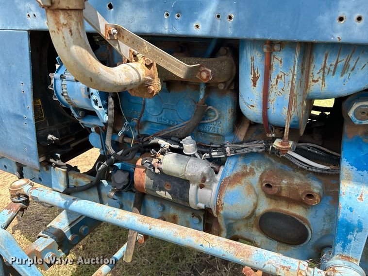image for item DI7865 Ford F-1900  tractor
