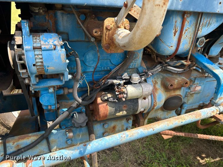 image for item DI7865 Ford F-1900  tractor