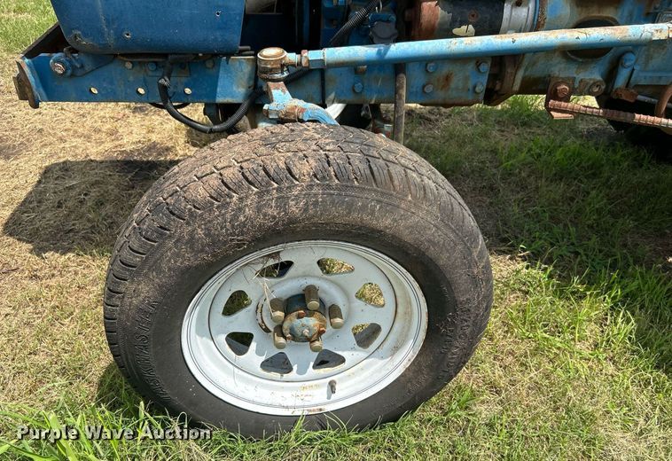 image for item DI7865 Ford F-1900  tractor