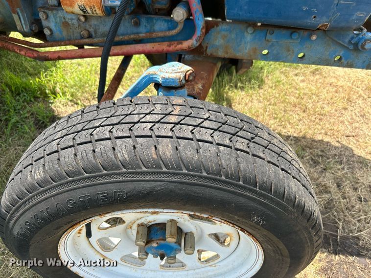 image for item DI7865 Ford F-1900  tractor