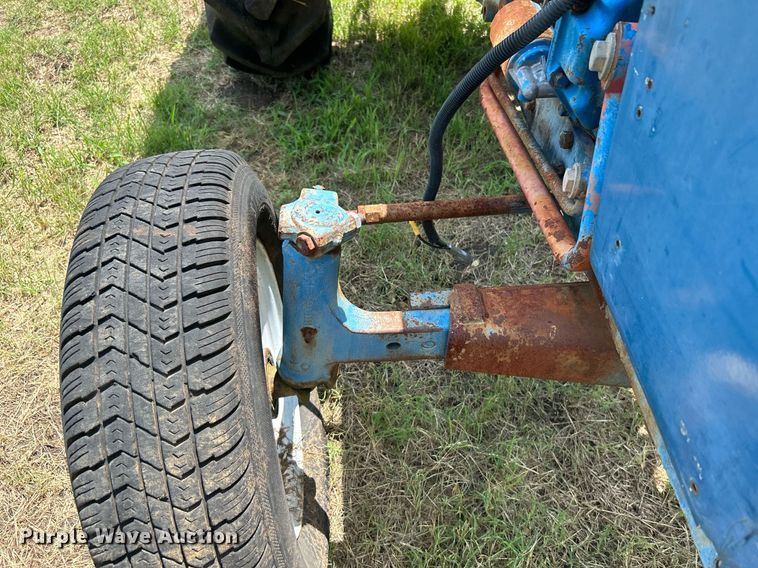 image for item DI7865 Ford F-1900  tractor