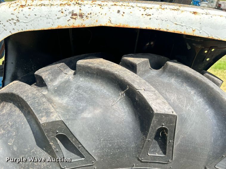 image for item DI7865 Ford F-1900  tractor