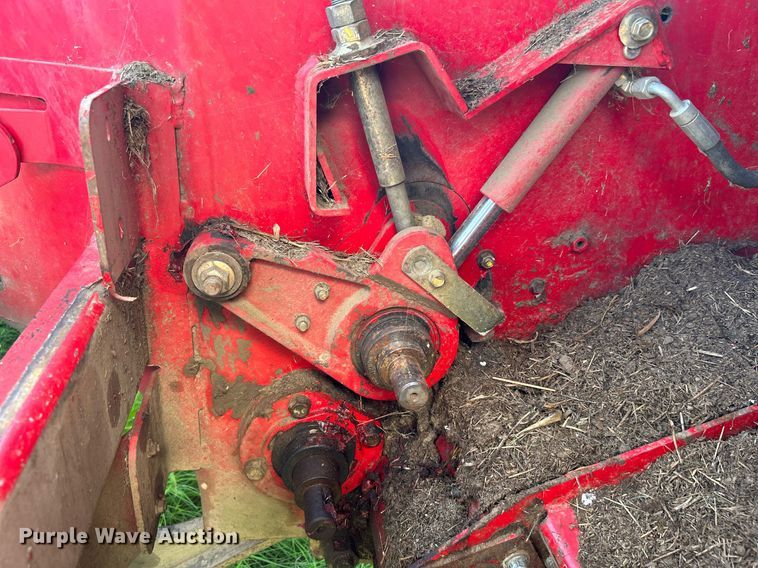 image for item DI7871 2014 Massey Ferguson WR9770  swather / windrower