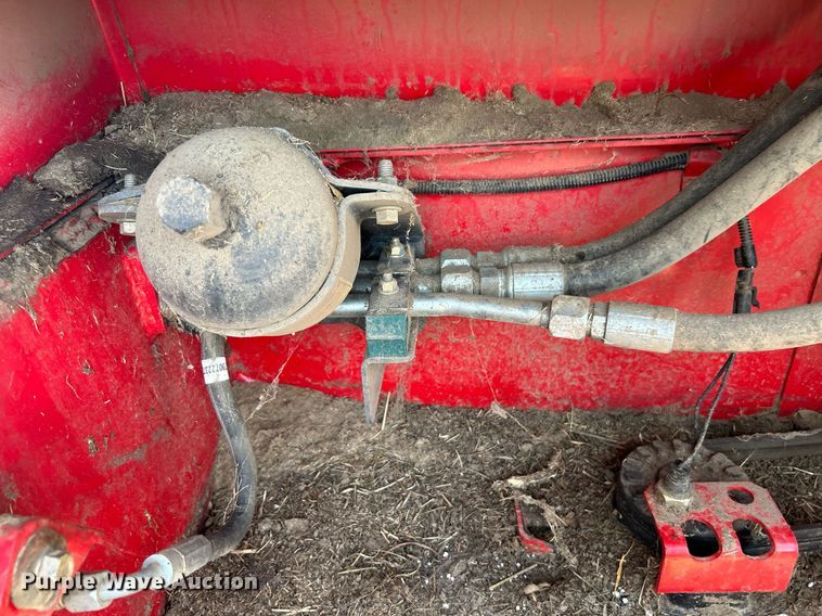image for item DI7871 2014 Massey Ferguson WR9770  swather / windrower