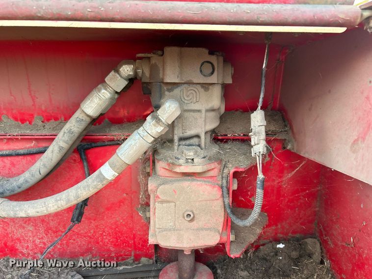 image for item DI7871 2014 Massey Ferguson WR9770  swather / windrower