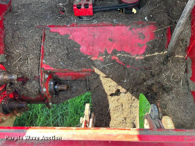 image for item DI7871 2014 Massey Ferguson WR9770  swather / windrower