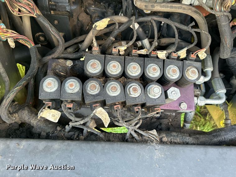 image for item DI7871 2014 Massey Ferguson WR9770  swather / windrower