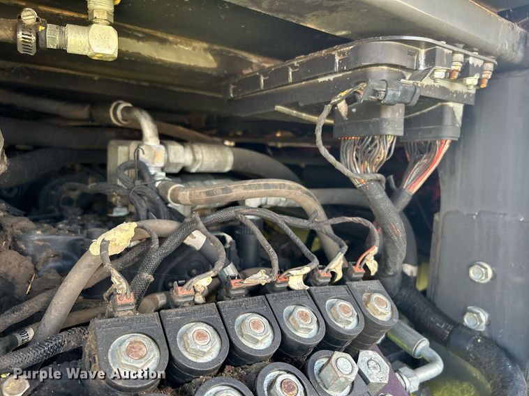 image for item DI7871 2014 Massey Ferguson WR9770  swather / windrower