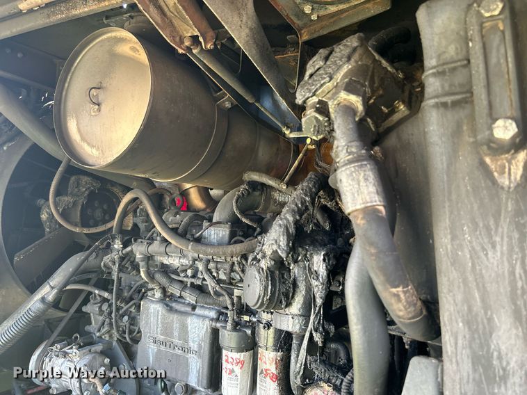 image for item DI7871 2014 Massey Ferguson WR9770  swather / windrower