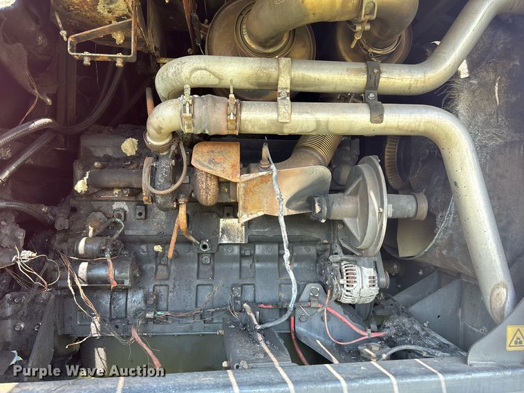 image for item DI7871 2014 Massey Ferguson WR9770  swather / windrower