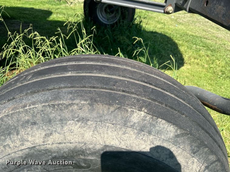 image for item DI7871 2014 Massey Ferguson WR9770  swather / windrower