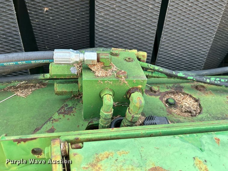 image for item DI7884 2004 John Deere 457 Mega Wide  round baler
