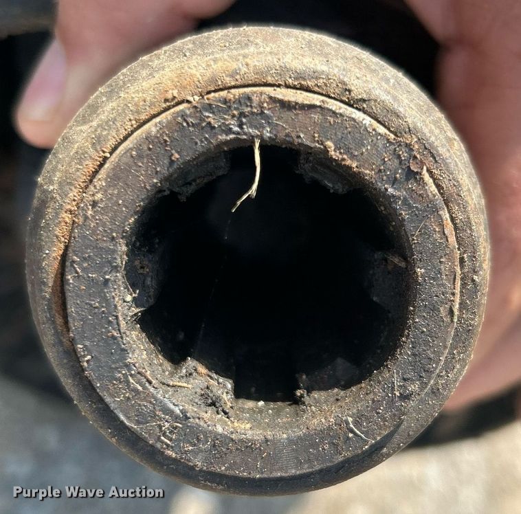 image for item DI7884 2004 John Deere 457 Mega Wide  round baler